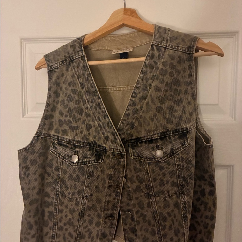 Universal Thread Tan Denim Vest